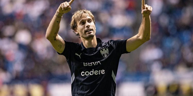 El Racing ultima el fichaje de Sergio Canales con un contrato de 1+1