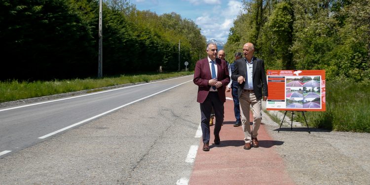 El Gobierno de Cantabria invierte casi 400.000 euros en mejorar varias carreteras autonómicas de la Hermandad de Campoo de Suso