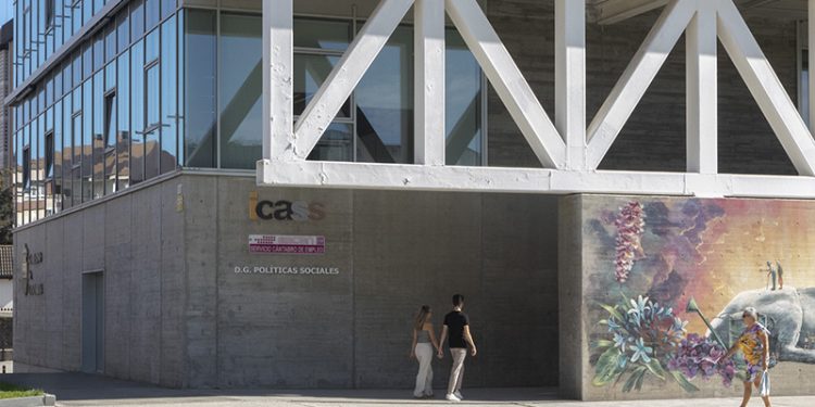 Cantabria resuelve los expedientes de dependencia en 171 días y solo 98 personas quedan en lista de espera