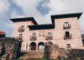Cantur abre el concurso para que alguien recupere el Hotel Casona de Carmona y lo ponga en marcha de nuevo