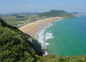 Santoña carece de salvamento en las playas de Berria y San Martín