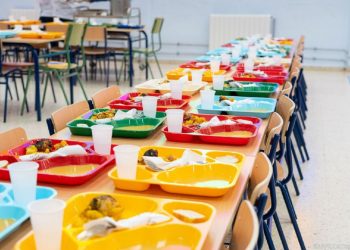 Silva mantiene el tope de 5,70 € por menú de comedor escolar en Cantabria para 2026-2027 y la Consejería asumirá la diferencia con el coste real