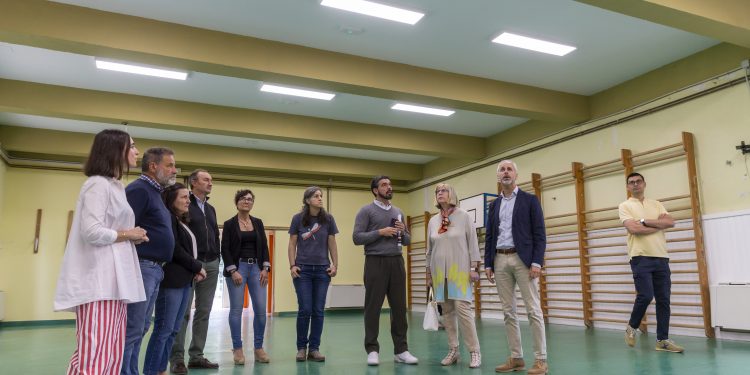 Educación destina cerca de 250.000 euros a renovar la cubierta del salón de actos del CEIP Pintor Agustín Riancho de Alceda