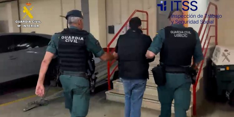 La Guardia Civil detiene a tres personas por una red de explotación laboral con víctimas en Cantabria, Asturias y País Vasco