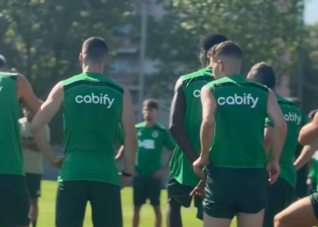El Racing arranca la pretemporada con Canales como gran novedad y la puerta abierta a más refuerzos