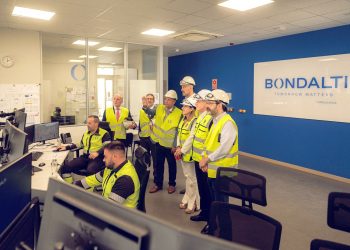 Buruaga inaugura junto a João de Mello las nuevas oficinas de Bondalti en Torrelavega