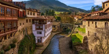 Hosteleros cántabros afrontan el verano con optimismo y prevén una ocupación media del 85%, con picos del 90% en Santillana del Mar y Suances