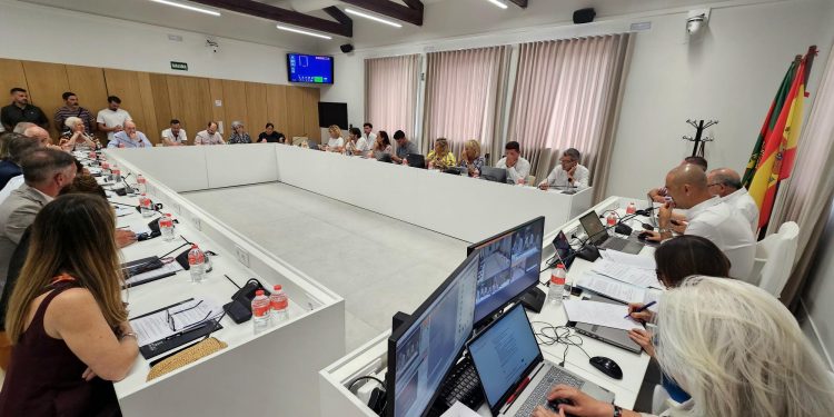 Torrelavega exige al Gobierno de Cantabria que no elimine las aulas de 2 años y blindaje escolar para los más pequeños
