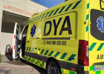 Un motorista resulta herido leve tras colisionar con un turismo en Castro Urdiales