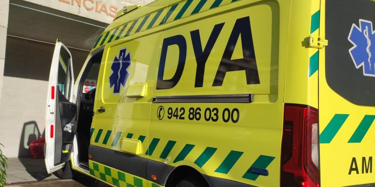 Un motorista resulta herido leve tras colisionar con un turismo en Castro Urdiales