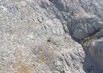 Rescatado un montañero gijonés de 62 años tras caer diez metros en Picos de Europa