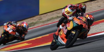 Brian Uriarte termina quinto en Aragón y se mantiene cuarto en la general de Moto3