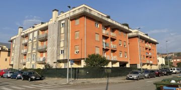 Soberón carga contra el «silencio» de Buruaga por las casi 80 viviendas vacías de Guarnizo y el Gobierno regional replica que quien las tiene bloqueadas es el Estado