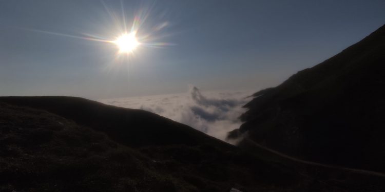 El eclipse deja una Cantabria a oscuras, con mejor visibilidad en el sur y nubes en la costa