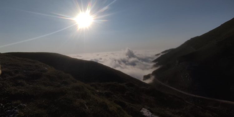 El eclipse deja una Cantabria a oscuras, con mejor visibilidad en el sur y nubes en la costa