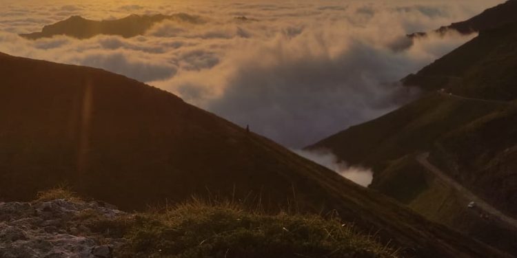 El eclipse deja una Cantabria a oscuras, con mejor visibilidad en el sur y nubes en la costa