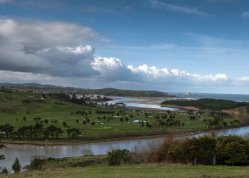 El Gobierno de Cantabria recibe del Ayuntamiento de Piélagos la parcela para construir el nuevo centro de salud de Boo