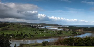 El Gobierno de Cantabria recibe del Ayuntamiento de Piélagos la parcela para construir el nuevo centro de salud de Boo