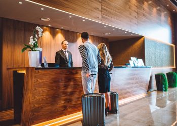 Cantabria pone el foco en la transparencia de los horarios de entrada y salida en hoteles